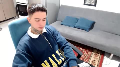 Snapshot of santi_ss chatting on January 2026 02:32:01 PM santi_ss online show from January 2026 02:32:01 PM