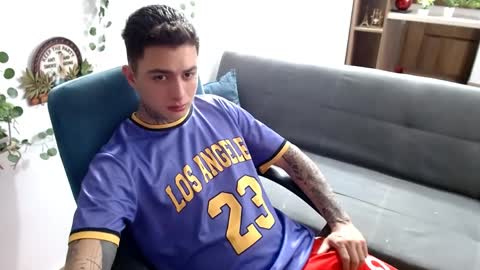 Snapshot of santi_ss chatting on March 2026 12:11:01 AM santi_ss online show from March 2026 12:11:01 AM