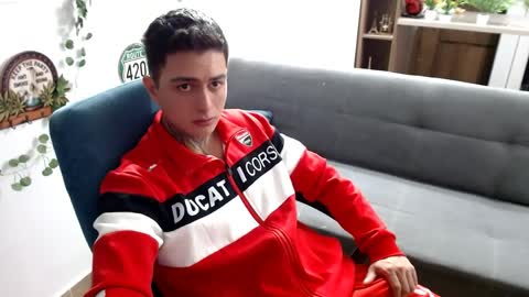 Snapshot of santi_ss chatting on April 2026 02:09:01 AM santi_ss online show from April 2026 02:09:01 AM