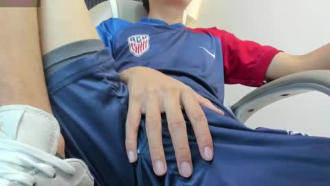 santiago_russo18 online show from November 2025 12:38:02 PM