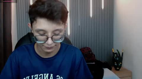 santiago_russo18 online show from April 2026 10:34:01 PM