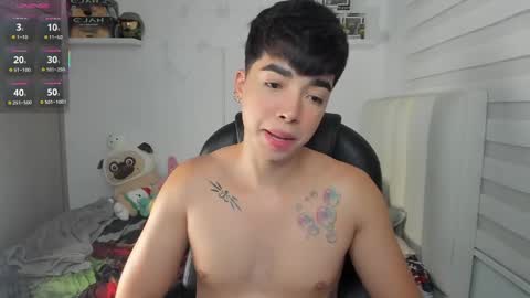 Mr. Santiago online show from April 2026 01:32:02 PM