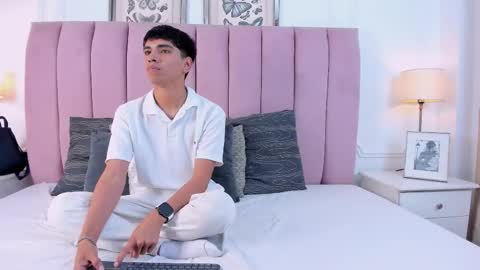 Santiago Carrington online show from March 2026 09:10:02 PM