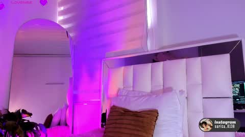 Snapshot of sara_goddess01 chatting on September 2025 06:33:02 PM Sara online show from September 2025 06:33:02 PM