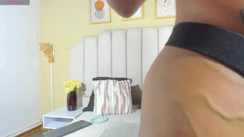 sara_hannks online show from April 2026 08:57:02 PM