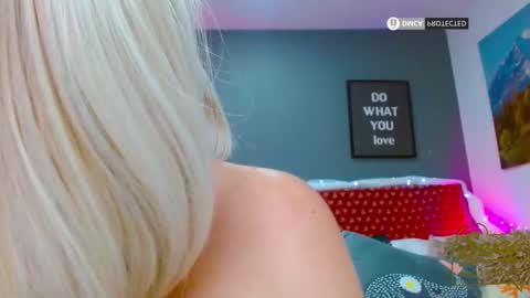 katiasupreme online show from April 2026 10:37:01 PM