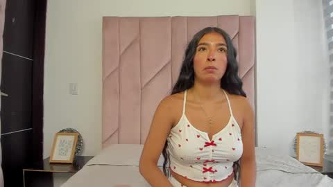 sarah_collens_ online show from May 2026 11:40:02 AM