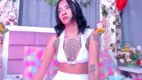 Snapshot of sarah_curtis chatting on February 2026 03:49:02 AM Sarah online show from February 2026 03:49:02 AM