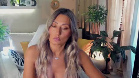 Divine Sarah NONUDE model online show from July 2026 01:53:01 PM