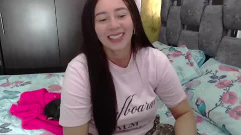 Snapshot of sarahott_1 chatting on July 2026 03:27:02 PM Lia online show from July 2026 03:27:02 PM