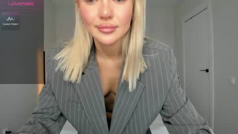 sarahphyllis online show from June 2026 01:42:01 PM