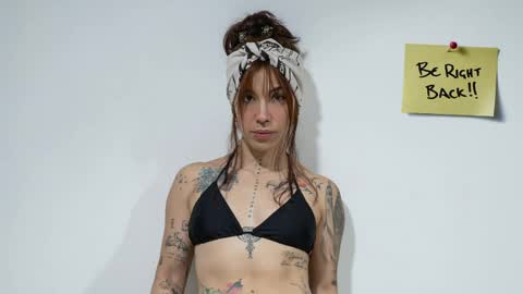 Snapshot of sarai18_ chatting on April 2026 10:08:02 AM Sarai online show from April 2026 10:08:02 AM