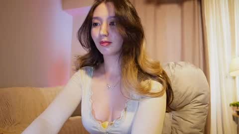 Snapshot of sarasuo chatting on April 2026 01:54:01 AM Shara online show from April 2026 01:54:01 AM