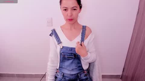 Sara   online show from July 2026 01:03:01 PM