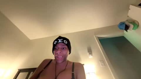 Snapshot of sashacoxxx chatting on April 2026 03:11:01 AM sashacoxxx online show from April 2026 03:11:01 AM