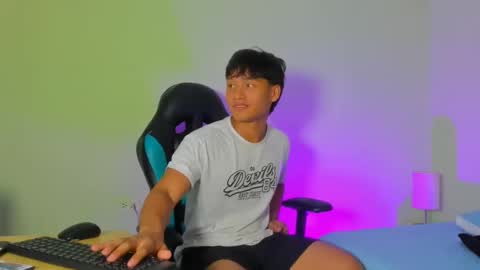 Evans Williams online show from February 2025 11:41:01 PM