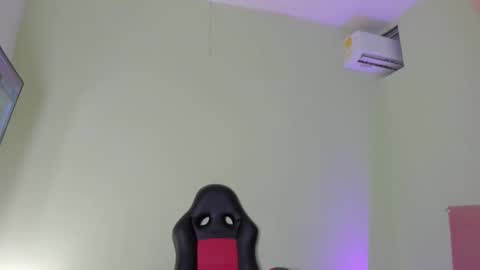 Evans Williams online show from February 2025 08:14:02 PM