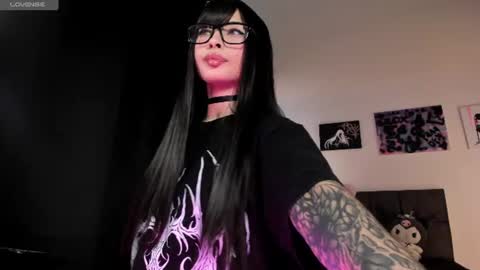 Snapshot of satanbabee_ chatting on June 2026 10:31:01 PM im expecting 300 thumbs up on my altar online show from June 2026 10:31:01 PM