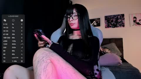 Snapshot of satanbabee_ chatting on July 2026 11:18:01 PM im expecting 300 thumbs up on my altar online show from July 2026 11:18:01 PM