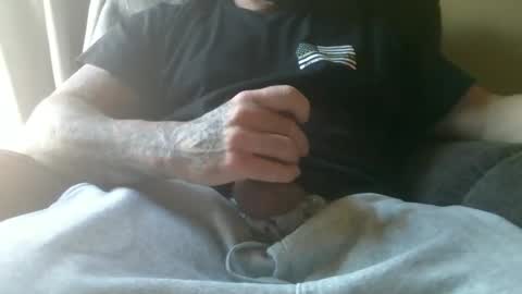 Snapshot of satinpantys chatting on November 2025 07:35:02 PM satinpantys online show from November 2025 07:35:02 PM