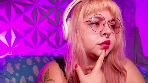 Gina George online show from April 2026 10:07:02 PM