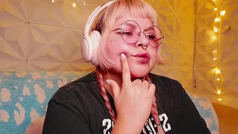 Snapshot of satyn_doll chatting on May 2026 01:34:01 AM Gina George online show from May 2026 01:34:01 AM