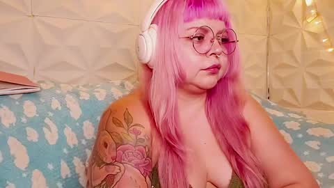 Snapshot of satyn_doll chatting on May 2026 01:44:01 AM Gina George online show from May 2026 01:44:01 AM
