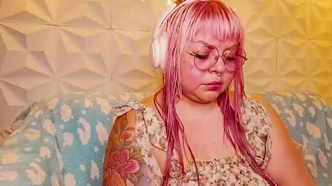 Snapshot of satyn_doll chatting on May 2026 10:11:02 PM Gina George online show from May 2026 10:11:02 PM