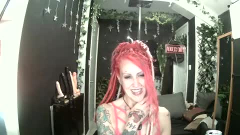 Snapshot of saucysky chatting on June 2026 07:28:02 PM SaucySky online show from June 2026 07:28:02 PM