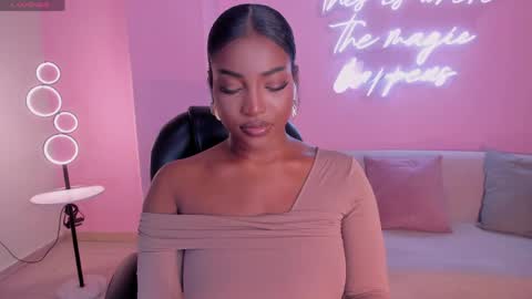 S a v a n n a h  online show from April 2026 12:04:01 PM