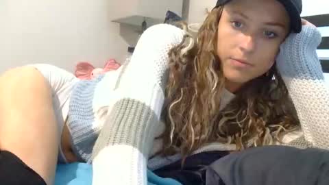 SavvySavage online show from April 2026 07:01:01 PM