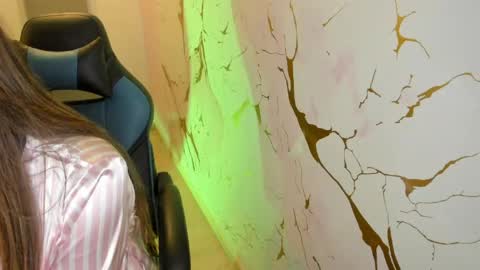 Snapshot of scarbadgirl_ chatting on April 2026 04:04:01 AM scarbadgirl_ online show from April 2026 04:04:01 AM