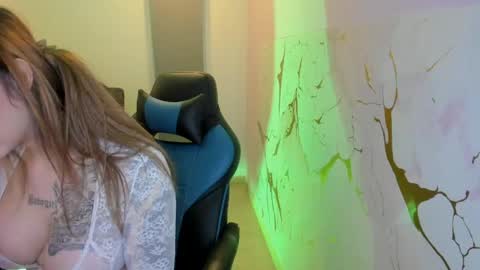 Snapshot of scarbadgirl_ chatting on May 2026 03:22:01 AM scarbadgirl_ online show from May 2026 03:22:01 AM