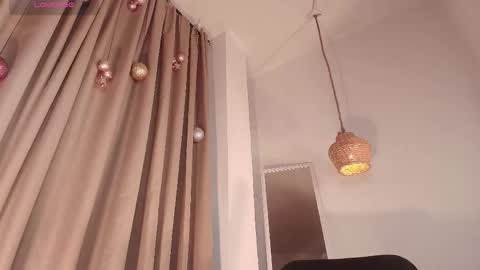 Snapshot of scarlet_veil chatting on January 2026 06:44:01 PM scarlet_veil online show from January 2026 06:44:01 PM