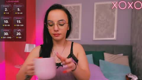 Scarlet online show from April 2026 10:11:02 PM