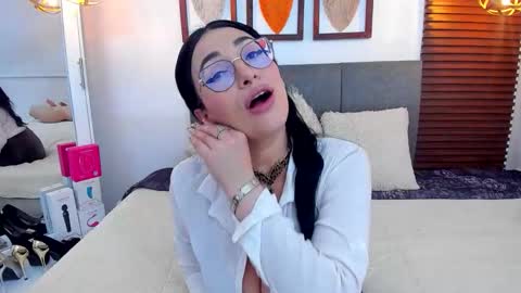 Snapshot of scarleth_swann chatting on June 2026 02:35:02 AM scarleth online show from June 2026 02:35:02 AM