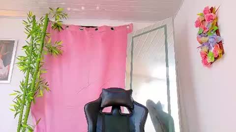 Snapshot of scarletjonesx chatting on June 2026 03:27:01 PM Denis online show from June 2026 03:27:01 PM