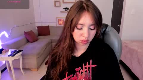 Scarlett online show from November 2025 12:26:01 PM