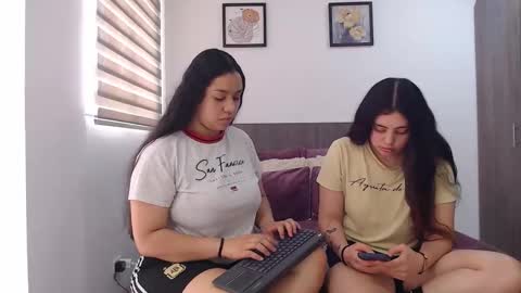 Scarlett and Jazmin online show from February 2026 07:52:01 PM