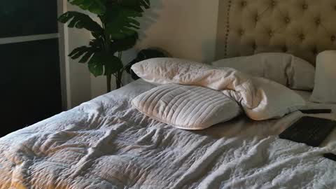 Snapshot of scarlett_grand chatting on November 2025 08:19:01 PM Scarlett Grand online show from November 2025 08:19:01 PM