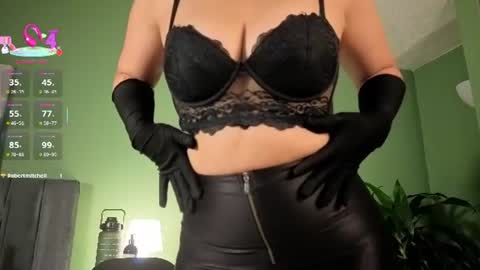 Snapshot of scarlett_moore_ chatting on June 2026 05:17:02 PM Scarlett online show from June 2026 05:17:02 PM