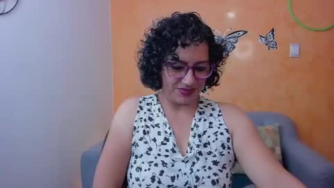Scarlett sax online show from April 2026 10:08:02 PM