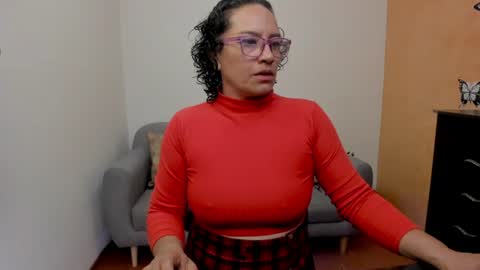 Scarlett sax online show from June 2026 11:16:02 PM
