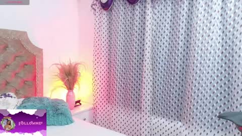 scarlett_star01 online show from April 2026 03:35:01 PM