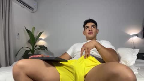 Andrew Flintt online show from November 2025 04:00:02 PM