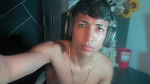 Snapshot of sean_scoth2 chatting on January 2025 06:53:02 AM Sean Scoth online show from January 2025 06:53:02 AM