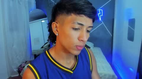 Snapshot of sean_scoth2 chatting on February 2025 05:01:01 AM Sean Scoth online show from February 2025 05:01:01 AM