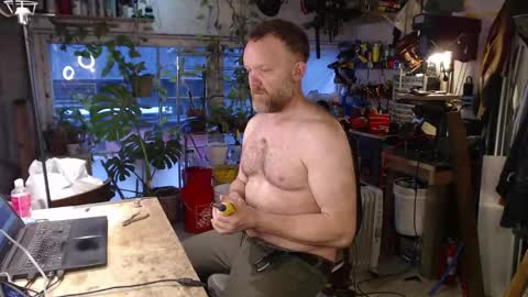 Seattlemanwhore online show from April 2026 02:05:01 PM