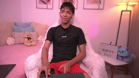 Sebastian Alvarez online show from April 2026 12:00:02 AM