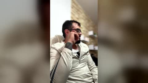 Snapshot of sebastian_ferreira chatting on January 2026 05:15:01 PM sebastian_ferreira online show from January 2026 05:15:01 PM